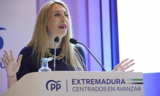 guardiola ofrece a vox entrar en el gobierno extremeno