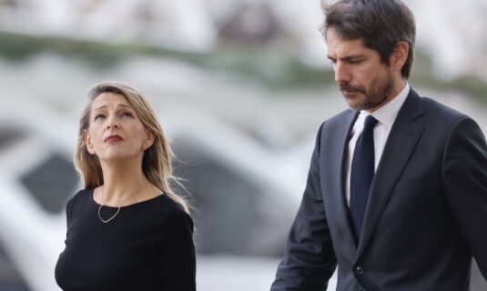 yolanda diaz proclama que mazon tiene que dimitir tras ser increpado en el funeral de estado por la dana