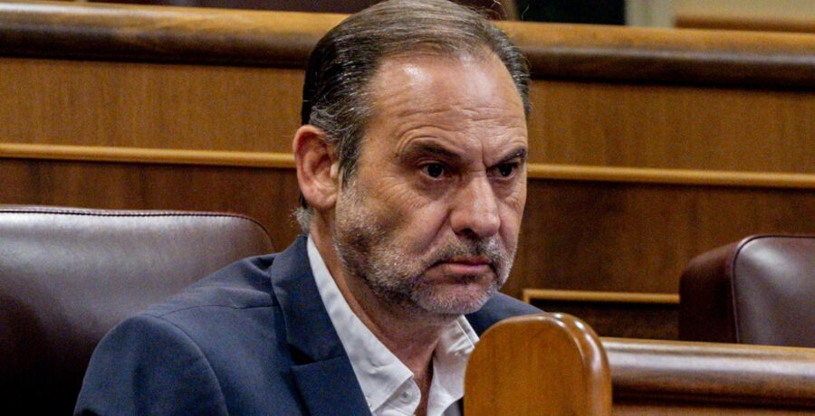 abalos pide cuentas a puente por supuesto cobro irregular de dietas y amanos en contratos en el puerto de valencia