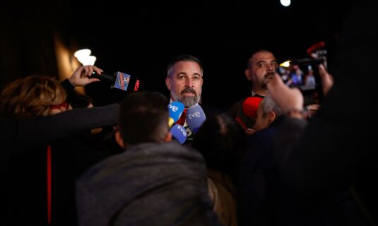 abascal tacha a sanchez de mafioso climatico