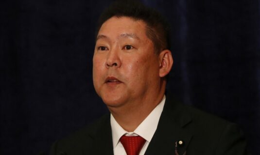 arrestado el lider del partido conservador japones nhk acusado de difamar a otro politico