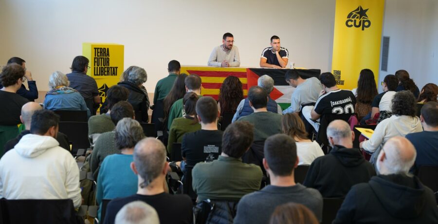 la cup reune a mas de 100 cargos electos para preparar las municipales de 2027