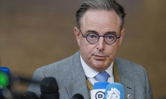 belgica el gobierno al borde del colapso politico