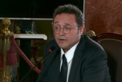 el fiscal general reivindica su inocencia y asegura que borra sistematicamente su movil