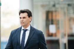 la audiencia de madrid ratifica el procesamiento de gonzalez amador por el presunto fraude fiscal