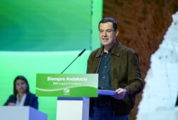 moreno llama a consolidar la nueva normalidad de andalucia quien crea que esta ganado se equivoca