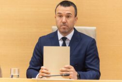 mompo reconoce que se tardo mucho en enviar el mensaje de alerta por la dana