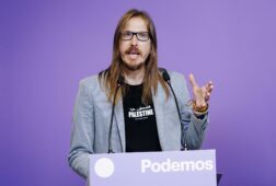 podemos reta a iu a elegir mantener el fracaso de sumar o romper con diaz para escogerles como aliados en ccaa