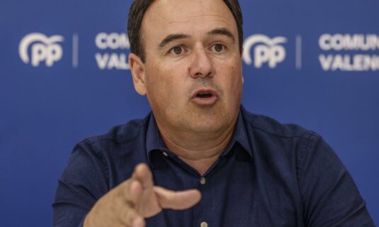 genova cree que se abre etapa nueva en valencia con perez llorca pero nadie del equipo de feijoo ira a su investidura