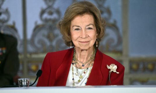 el rey ensalza a la reina sofia y su apoyo a juan carlos i en su acertada apertura democratica