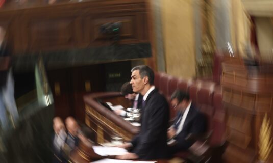 sanchez a sumar parecer no estar en el gobierno y criticar al psoe no funciona bien