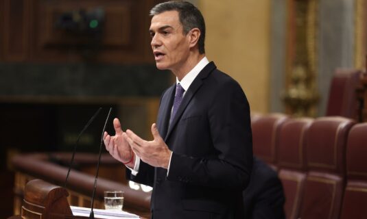 sanchez reclama a junts que haga politica con mayusculas al servicio de la gente en vez de abonarse al bloqueo