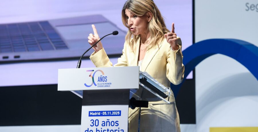 diaz exige a feijoo que retire el acta de diputado a mazon en las corts tiene que dejar la vida publica