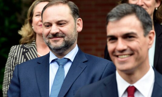 abalos afirma que sanchez y otegi se reunieron para negociar la mocion contra rajoy