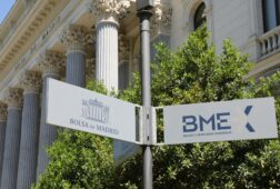 el ibex 35 alcanza nuevos maximos historicos y supera los 16 600 puntos 014 en la apertura