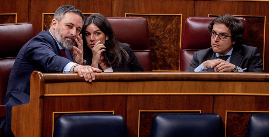 vox presiona a feijoo para que presente una mocion de censura y deje de convocar manifestaciones partidistas