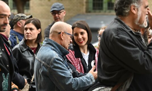 montero confirma que se ha reunido con el equipo de podemos aragon y llama a poner a la izquierda en pie