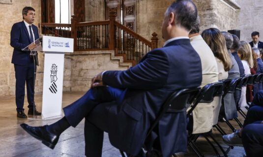 mazon registra en les corts el escrito de renuncia como presidente de la generalitat valenciana