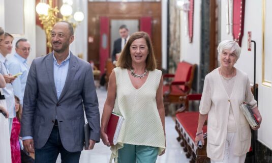 el congreso tramita las enmiendas del pp para congelar las tasas aeroportuarias y derogar el cierre de nucleares