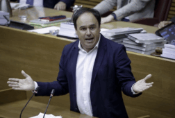 genova prepara el anuncio de perez llorca como candidato para relevar a mazon