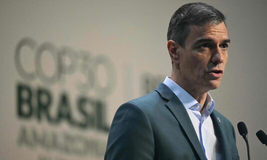 sanchez pide elecciones en la comunidad valenciana y alerta al pp sobre la dependencia de extremismos como vox