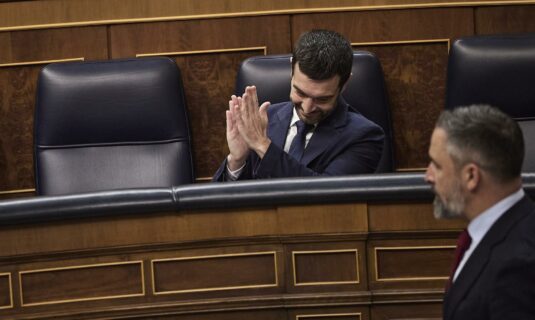 sumar celebra aprobacion en el congreso de la ley de atencion a la clientela supone una victoria historica