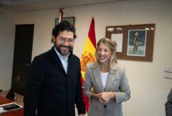 diaz critica a feijoo por pedir ante la patronal catalana un alzamiento empresarial contra el gobierno