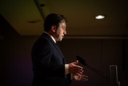 espana trasladara a abbas en su visita que es la hora de construir un verdadero estado palestino