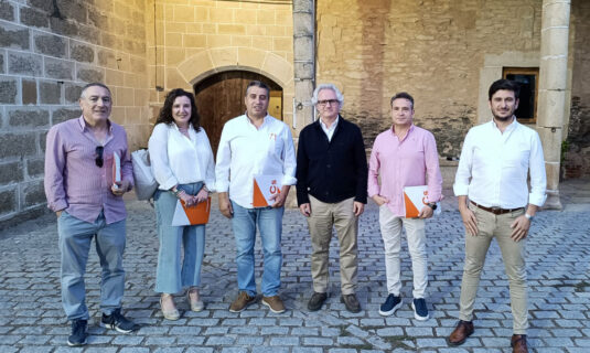 ciudadanos defiende que extremadura no necesita mas ruido sino soluciones