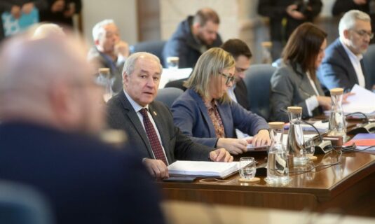 el pleno de la diputacion de lugo reprueba a jose tome con los votos de pp y bng