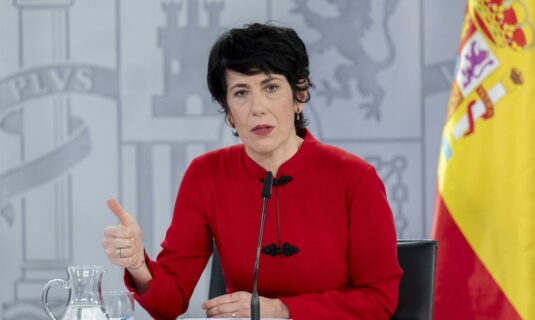 el gobierno califica como absolutamente inhumano el desalojo del b9 en badalona y apela al moderado feijoo