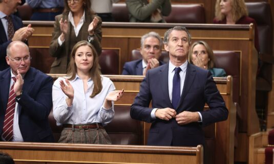 el pp pide a sanchez volver de narnia y dimitir tras personarse la uco en los ministerios
