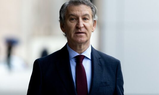 feijoo llama guarro a paco salazar tras las denuncias de acoso sexual y acusa al psoe de hipocrita con las mujeres