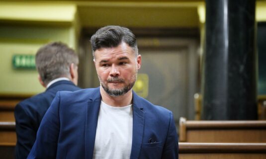 rufian pide una reunion con sanchez porque se han encontrado cosas y pensar que todo es una conspiracion no cuela