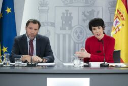 el gobierno se opone a una posible abstencion del psoe para que guardiola no dependa de vox