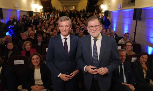 rajoy aconseja elegir bien los tiempos en politica e insiste a un extremista no se le puede oponer otro