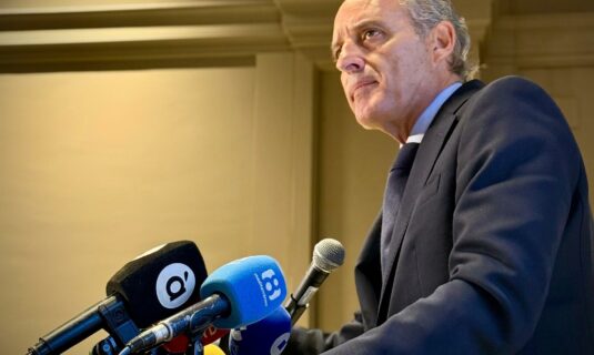 camps presenta el equipo con el que quiere liderar ppcv y ganar en 2027 soy el unico que tiene modelo de futuro