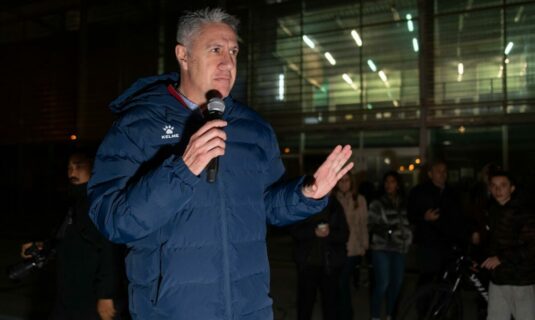 albiol dice que se ofrecio alternativa habitacional a unos 60 desalojados del b9 sin realojar pero no les ha gustado