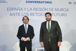 aznar la politica espanola esta encadenada a la situacion personal del jefe del gobierno