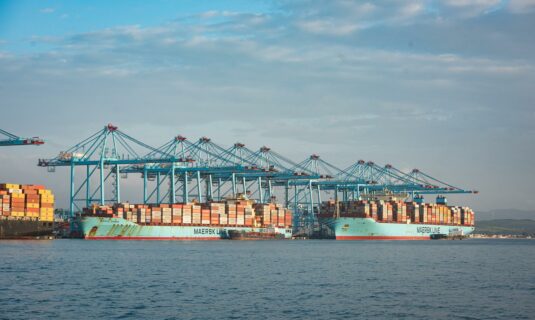 eeuu propone cerrar sus puertos a buques espanoles por negar escalas de barcos estadounidenses con armas a israel