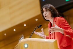 morant sobre abalos el psoe es un partido feminista y no lo representa un putero