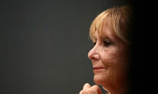 aguirre anima a feijoo a presentar una mocion de censura despues de navidades e insta a diputados del psoe a apoyarla