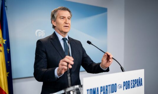 feijoo opta por una gestora al frente del ppcv tras la dimision de mazon que contara con perez llorca y carlos gil