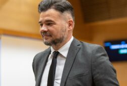 rufian ve imparable una llegada de pp y vox al gobierno aunque duda de que sea con feijoo