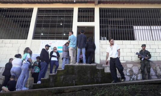 las autoridades electorales de honduras reanudan el escrutinio
