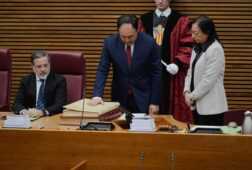 la diputacion de valencia contrata a la pareja de perez llorca