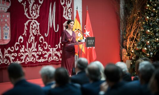 el hospital de torrejon marca el acto de ayuso en la real casa de correos por la constitucion
