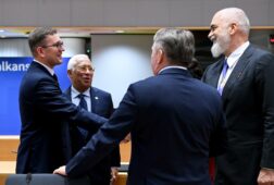 lideres de la ue trasladan a los balcanes que la adhesion es una posibilidad realista que debe aprovecharse