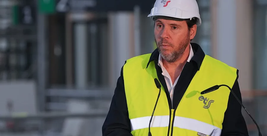 puente dice que no teme ser cesado por sanchez mi puesto esta a su disposicion siempre