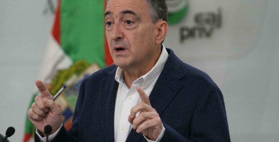 esteban cree que imaz se podria haber ahorrado unas cuantas frases en su encuentro con trump